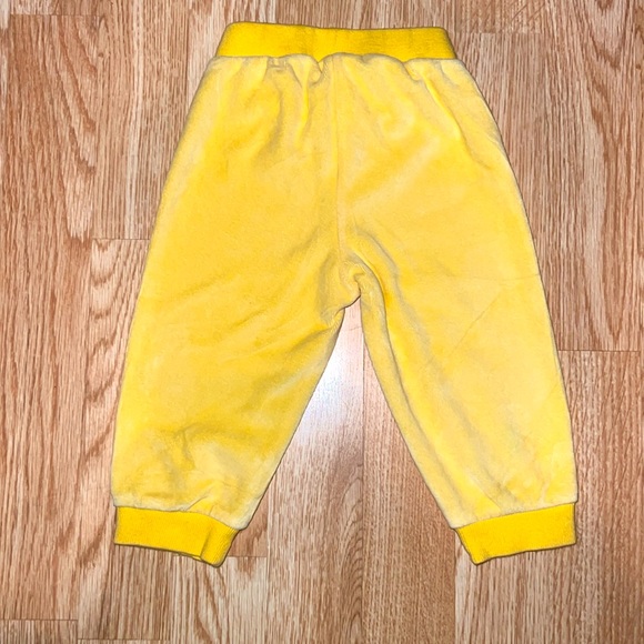 Gymboree Yellow Sweat Pants with a Chick and Carrot Size 6-12 months - Picture 2 of 2